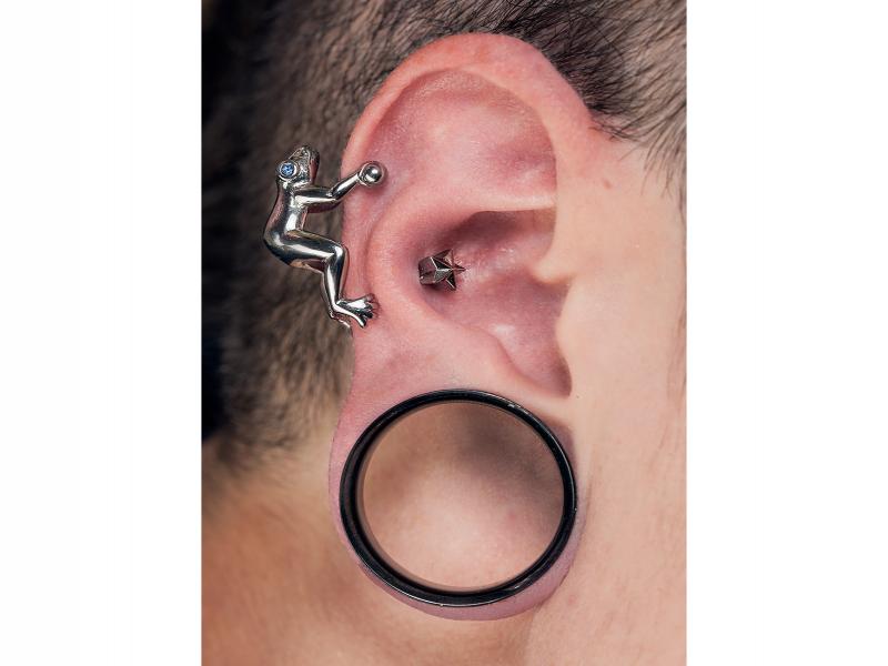 Helix Piercing Con Rana