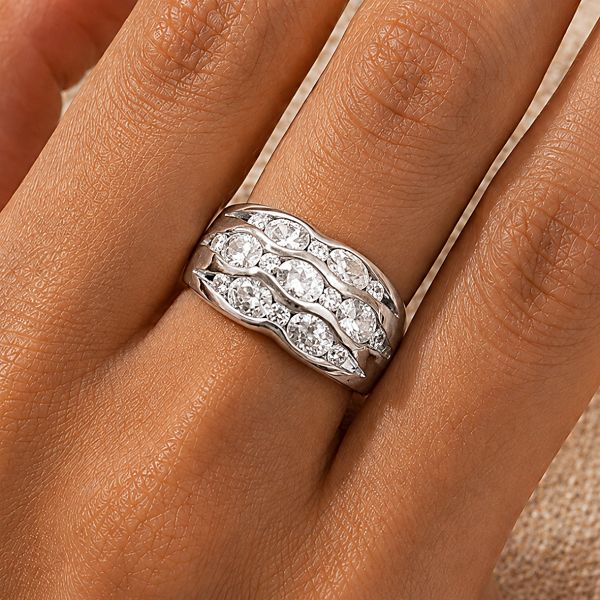 BAGUE BANDEAU EN ARGENT AVEC PETITS CRISTAUX