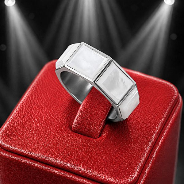 SILVER RING WITH MOTHER-OF-PEARL
