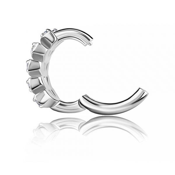 OVALER NABELSCHMUCK MIT WEIßEN BLÜTENBLÄTTERN