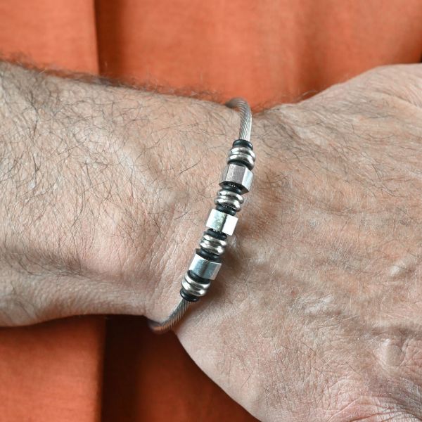 STEEL BRACELET WITH ACCESSORIES