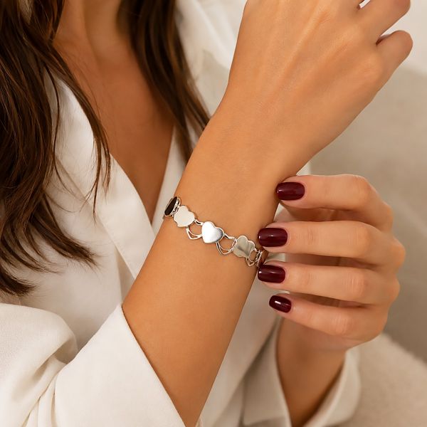 BRACCIALE CON PICCOLI CUORICINI