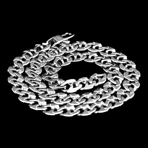 CHAIN WITH OVAL LINKS