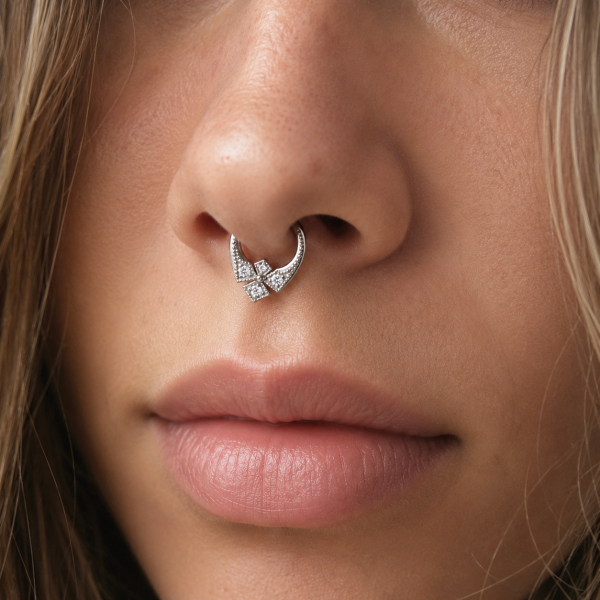 CLICKER-RING IN KREUZFORM MIT PREMIUM-ZIRKONIA