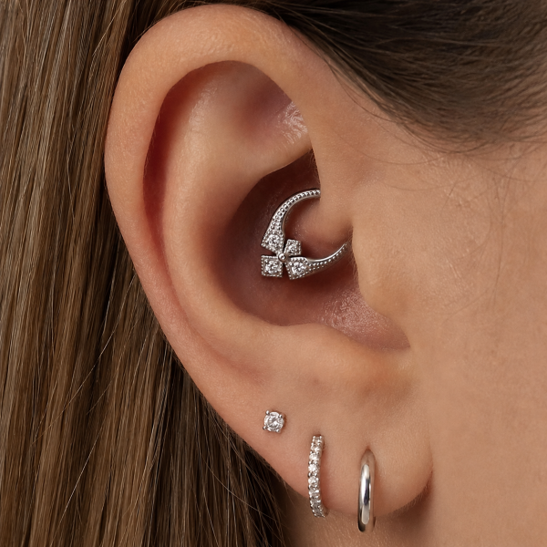 CLICKER-RING IN KREUZFORM MIT PREMIUM-ZIRKONIA