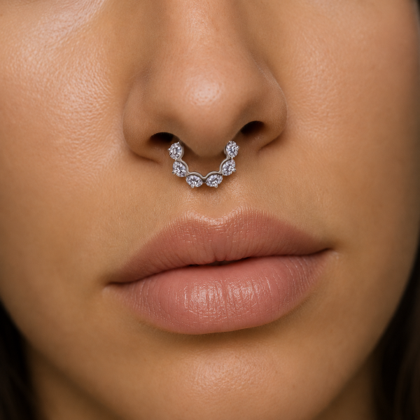 CLICKER RING WITH OVAL PREMIUM ZIRCONIA