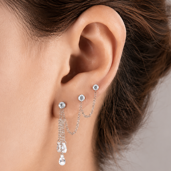 CHARM CON CADENAS Y CRISTALES DE ZIRCONIAS