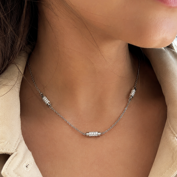 NECKLACE WITH THREE CYLINDERS