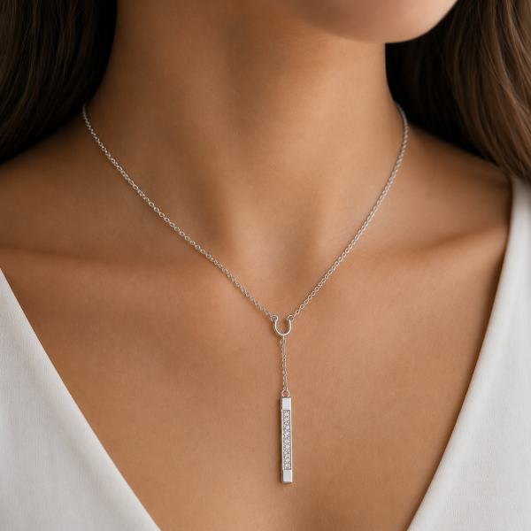 COLLANA CON PENDENTE VERTICALE