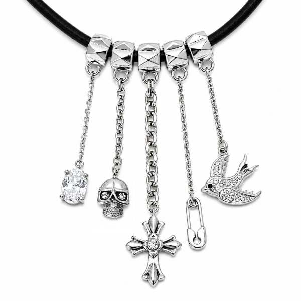 COLLIER AVEC CINQ PENDENTIFS