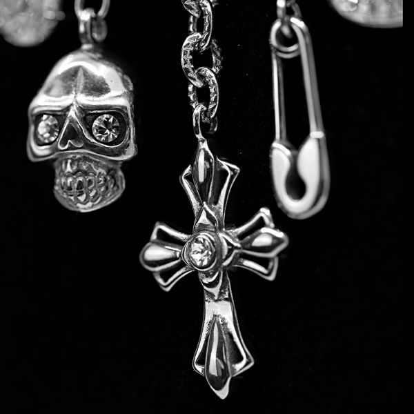 COLLIER AVEC CINQ PENDENTIFS