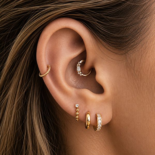 PIERCING OVALE PLACCATO ORO CON CRISTALLI BAGUETTE