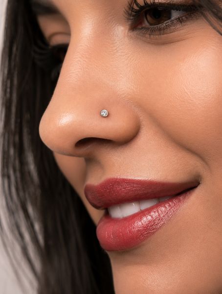 PIERCING DE NEZ EN BIOPLAST AVEC CRISTAL