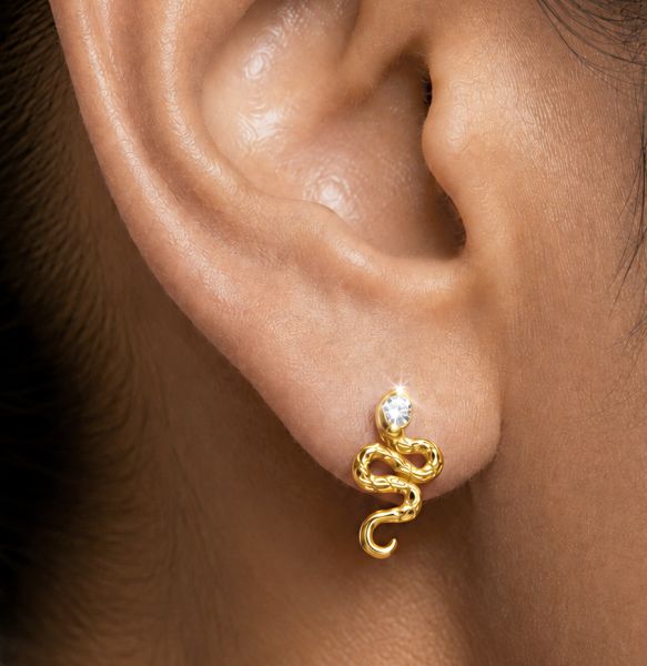 LABRET DE ROSCA INTERNA CON SERPIENTE CHAPADA EN ORO