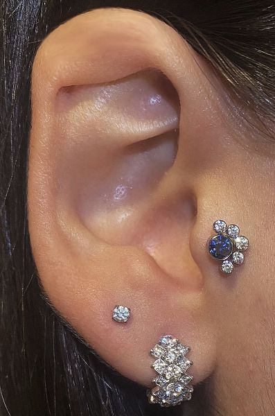 PIERCING CON CRISTALES PARA LÓBULO Y HÉLIX