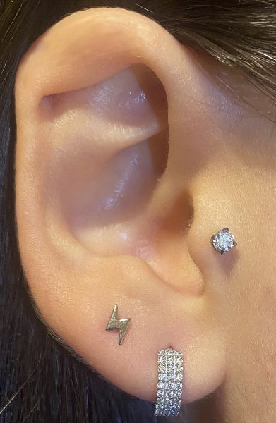 CONCH-PIERCING MIT KRISTALLEN