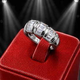 ANELLO ARGENTO CON SEGMENTI DI CRISTALLI