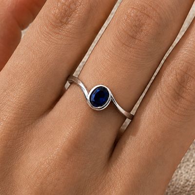 SILVER RING WITH FACETED CRYSTAL