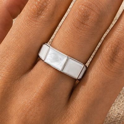 SILVER RING WITH MOTHER-OF-PEARL