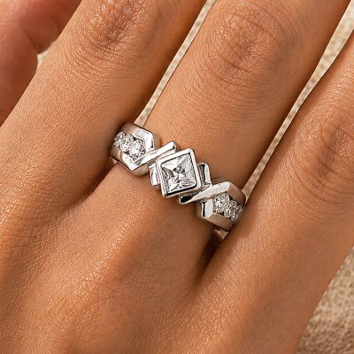 SILVER RING WITH SQUARE CRYSTAL