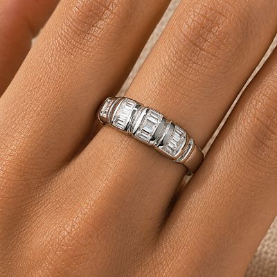 SILVER RING WITH CRYSTAL SEGMENTS