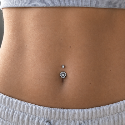 CRYSTAL HEART BELLY BUTTON PIERCING