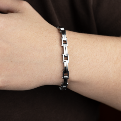BRACCIALE CON MAGLIE SATINATE