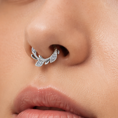 CLICKER HOOP WITH LEAVES AND PREMIUM ZIRCONIA