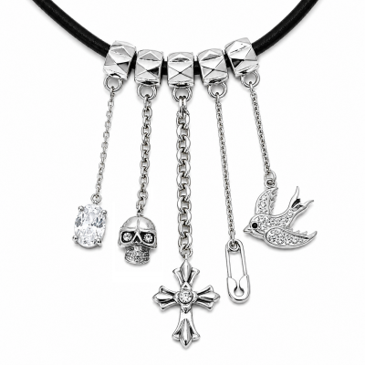 COLLAR CON CINCO COLGANTES