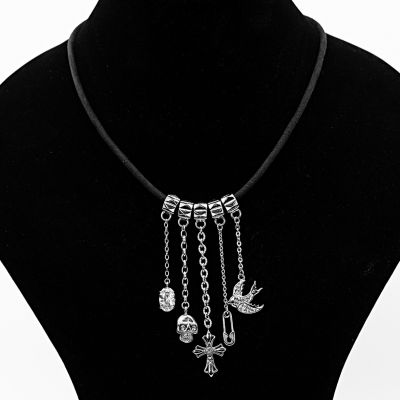 COLLANA CON CINQUE CIONDOLI