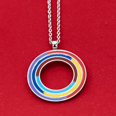 NECKLACE WITH COLORED DISC