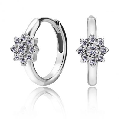 CLICKER-OHRRINGE MIT BLUME UND 9 BRILLANTEN