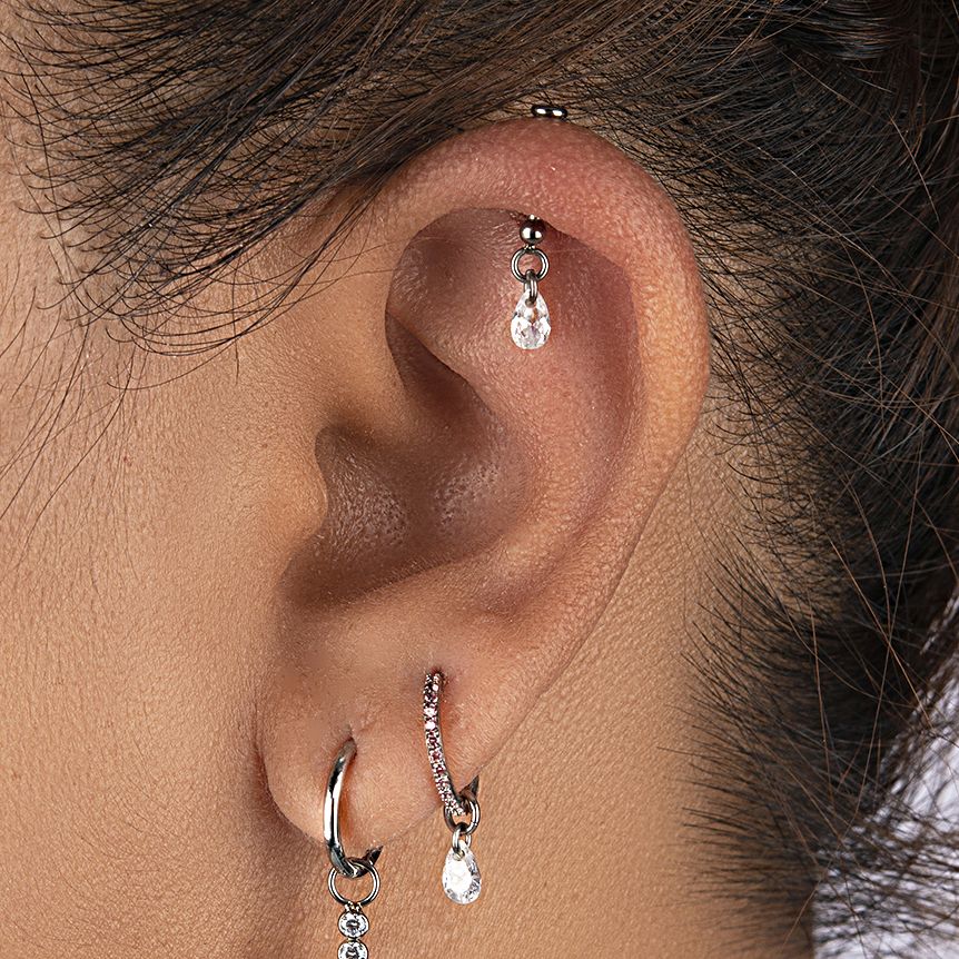 Labret piercing hotsell helix